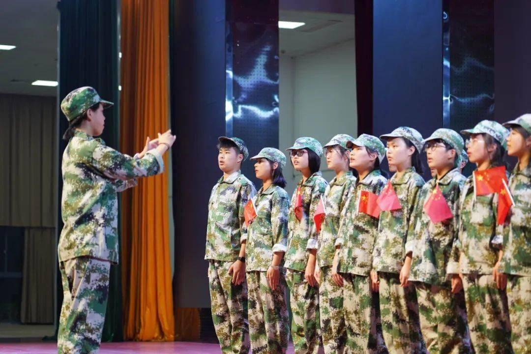 小萝莉泰国度假